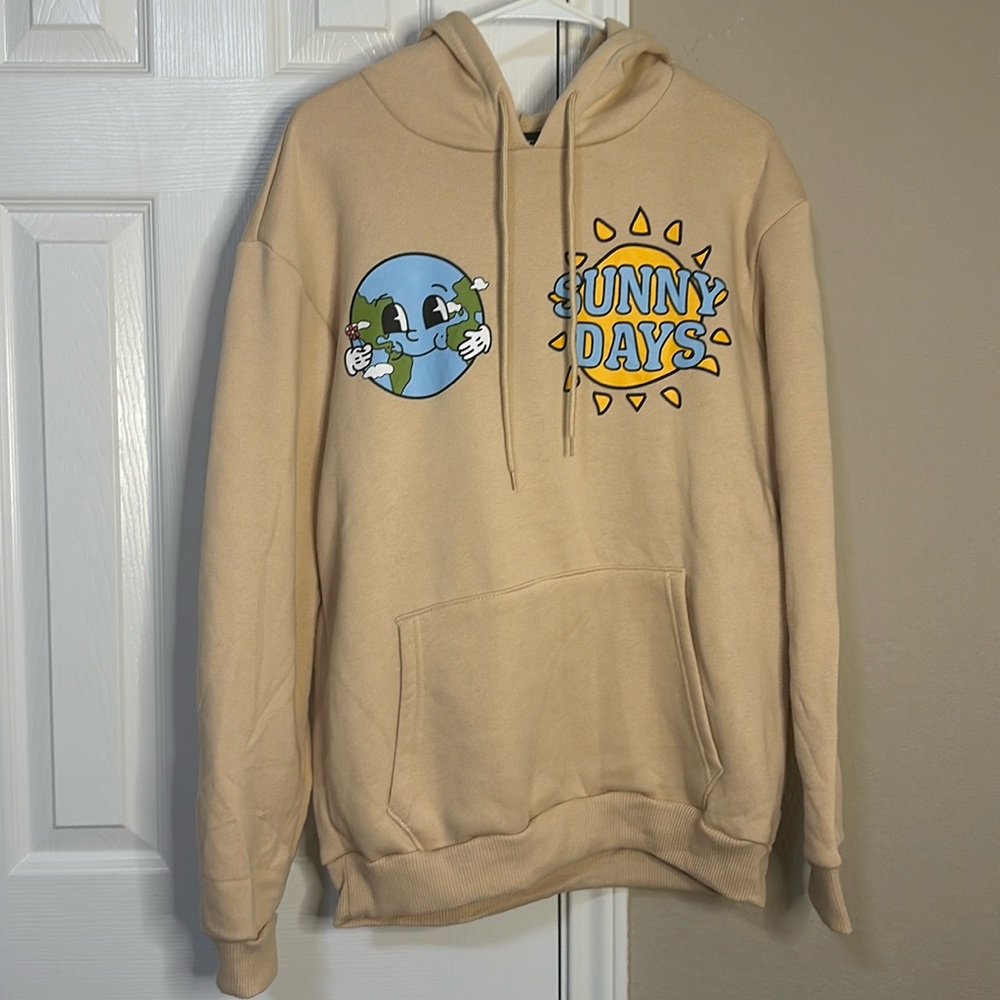 NWOT Chemistry ‘Sunny Days- Better Than Great’ Graphic Hooded Sweatshirt